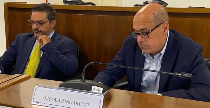 Pd, Zingaretti a Siderno: «Contento della rigenerazione avviata in Calabria»