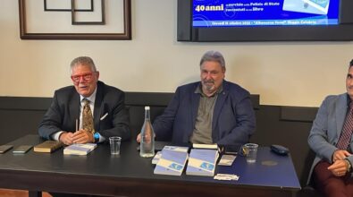 Reggio, il commissario De Marchi presenta “Comandi”: un’opera che racchiude 40 anni di servizio