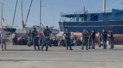 Locride, quarto sbarco di migranti in tre giorni: salvate a Roccella 57 persone
