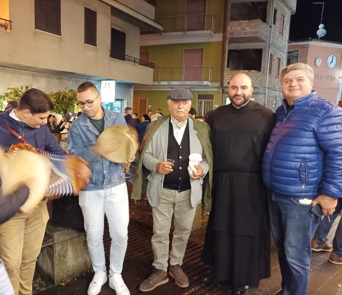 San Roberto, in piazza a festeggiare San Martino nonostante la pioggia