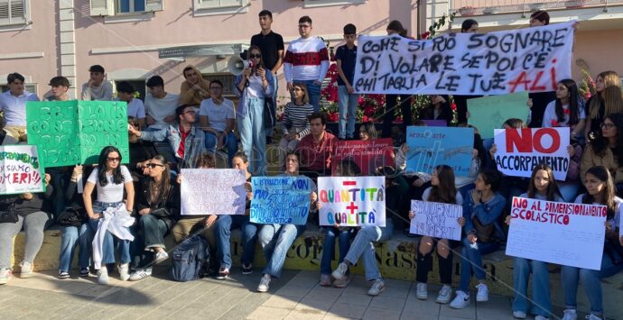 Accorpamento scolastico, i Giovani Democratici di Locri solidali con gli studenti