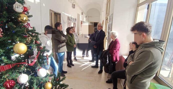 Natale a Reggio, vince la generosità: libri, indumenti e palloni per i minori della comunità ministeriale