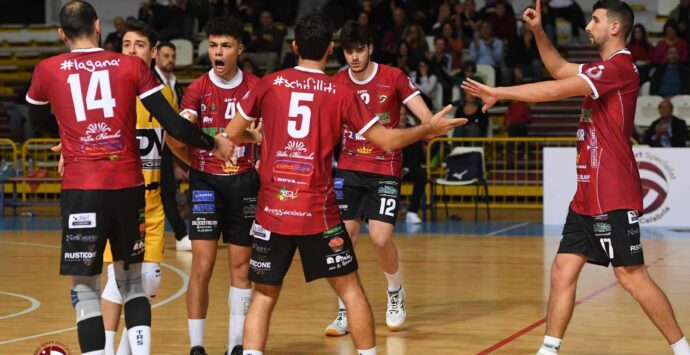 La Domotek Volley Reggio Calabria si libera della compagnia e veleggia solitaria in testa