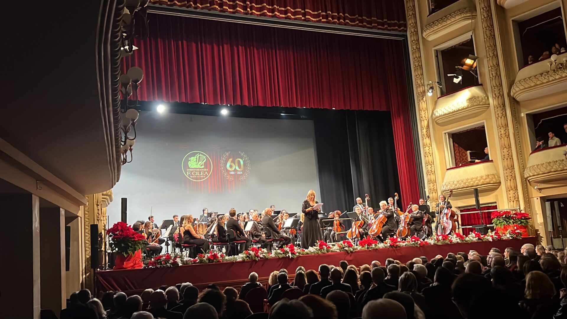 Reggio chiude l’anno con il concerto del Gom al teatro Cilea: «L’ospedale è un patrimonio della città da tutelare»