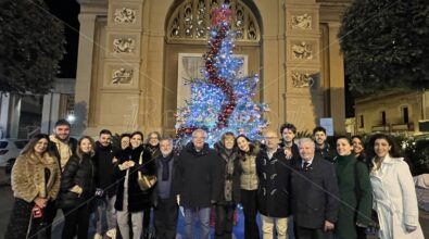 Reggio, l’Avis Comunale accende l’albero del Dono in piazza San Giorgio al Corso