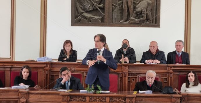 Consiglio comunale a Reggio: Falcomatà si appella al coraggio: «Non sono don Abbondio»