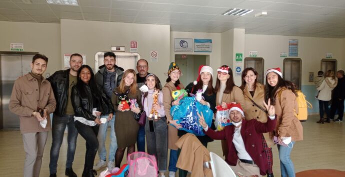 Reggio, il Natale arriva tra le corsie del Gom con le associazioni della ReteSociale
