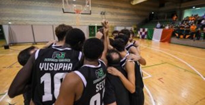 Basket, Sala Consilina vince al palaCalafiore contro Myenergy Reggio Calabria