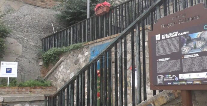 Reggio, la festa ebraica delle Luci sulla scalinata monumentale di via Giudecca – FOTO e VIDEO