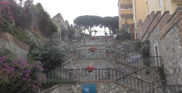 Reggio, la festa ebraica delle Luci sulla scalinata monumentale di via Giudecca – FOTO e VIDEO
