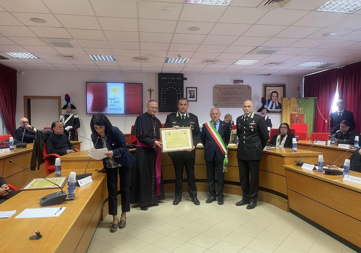 Gioia Tauro, conferita la cittadinanza onoraria ai Carabinieri