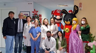 “Reggio Christmas City”, regali e sorrisi per i bimbi dell’Oncoematologia pediatrica