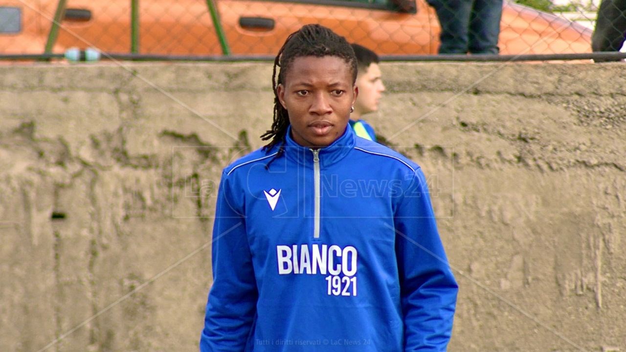 Dall’incubo della guerra in Africa al campo di Calcio in Calabria, la nuova vita di Obinna