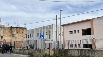 Reggio, la scuola Boccioni di Gallico sarà demolita e ricostruita e intanto ospita migranti