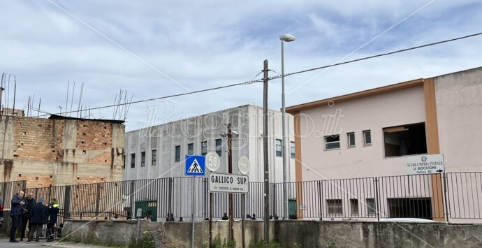 Reggio, la scuola Boccioni di Gallico sarà demolita e ricostruita e intanto ospita migranti