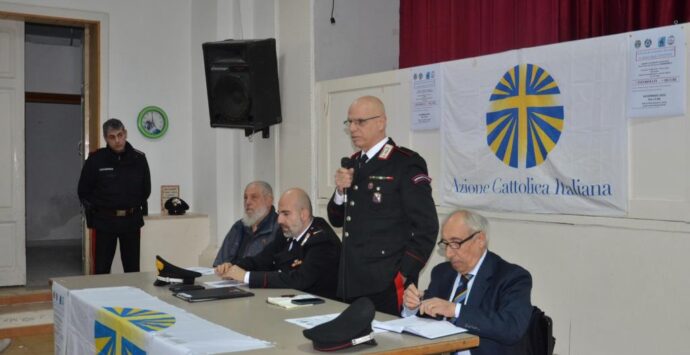 Reggio, i carabinieri incontrano gli anziani a Cataforio per dare consigli contro le truffe