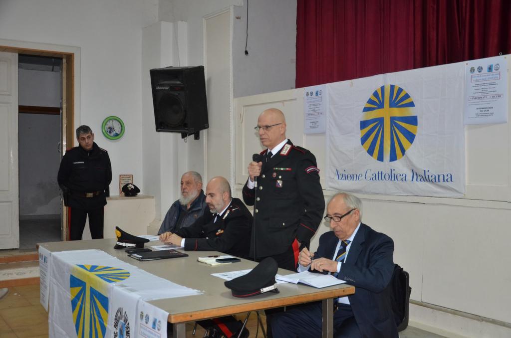 Reggio, i carabinieri incontrano gli anziani a Cataforio per dare consigli contro le truffe