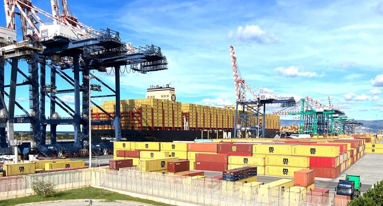 Gioia Tauro, scioperano i portuali: l’adesione supera il 90%
