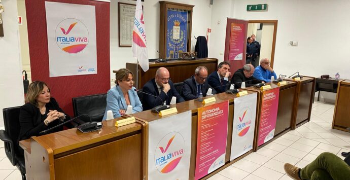 Autonomia differenziata, Borghi a Siderno: «Si rischia di spaccare l’Italia»
