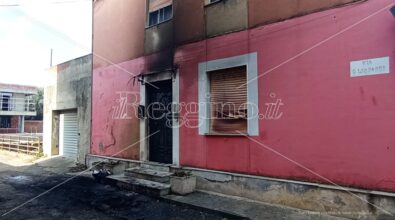 Auto bruciata al parroco di Varapodio, Adriana Musella: «I cittadini scendano in piazza»