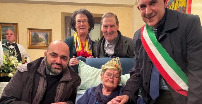 Varapodio, festa grande per i 100 anni di nonna Concetta