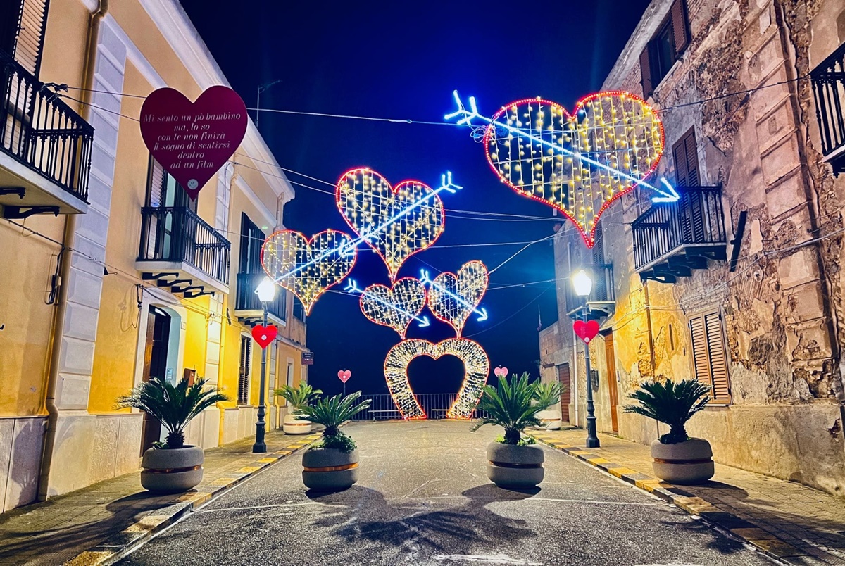 Palmi celebra San Valentino allestendo il “Belvedere degli innamorati”
