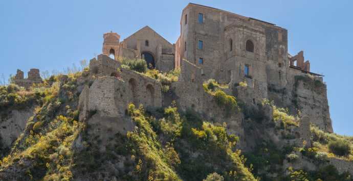 Roccella Ionica, domenica l’escursione alla scoperta della Fortezza e di Torre Galea