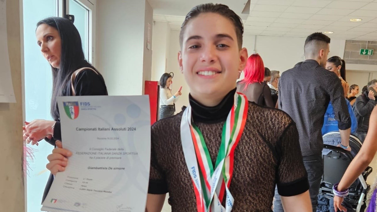 Gioiosa Jonica, il ballerino 14enne Giambattista De Simone qualificato al Mondiale con il suo Latin style