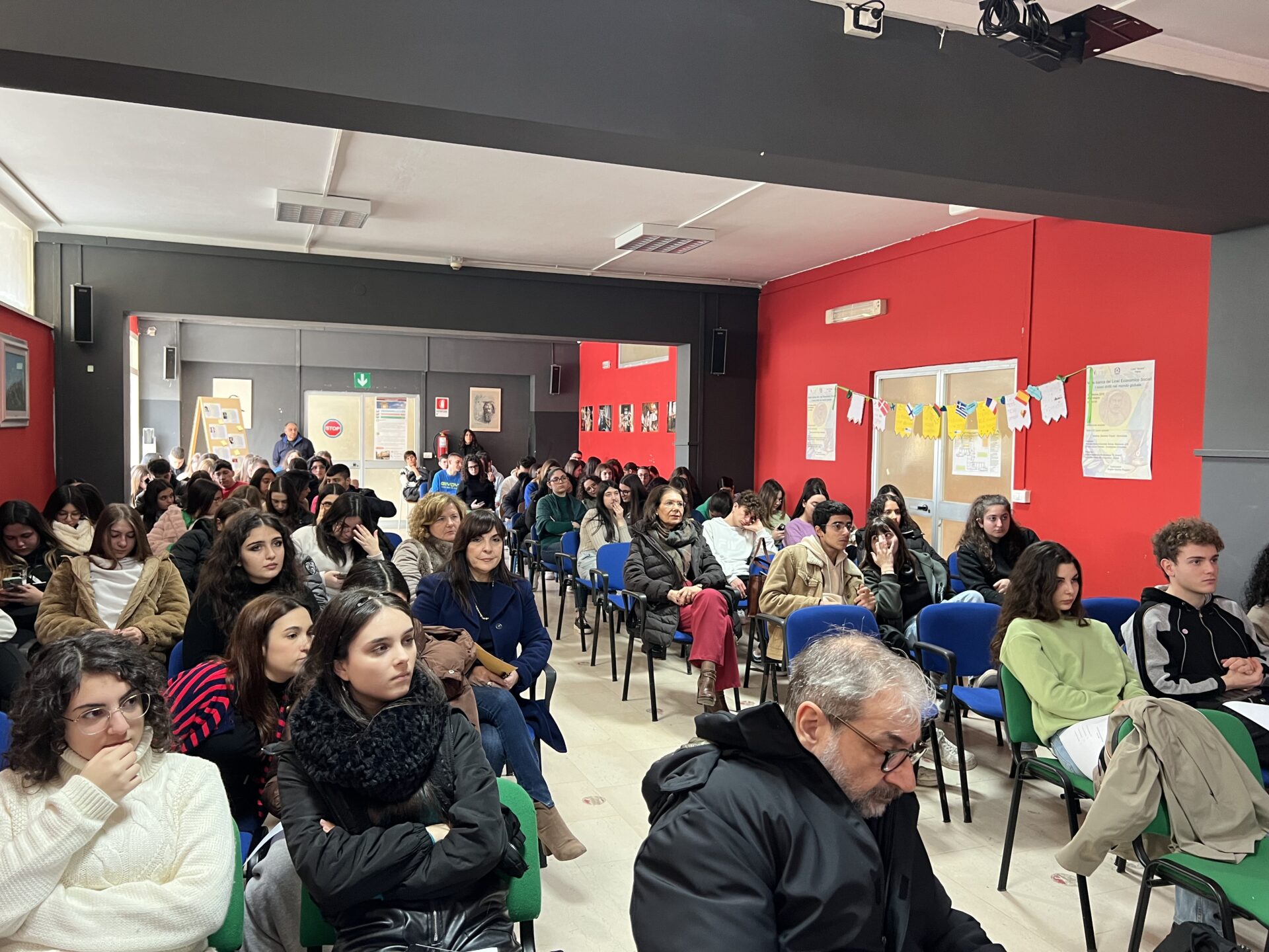 Giuria degli studenti dell’“Einaudi-Alvaro” di Palmi per i corti del “Premio Cultura Cinematografica Città di Polistena”