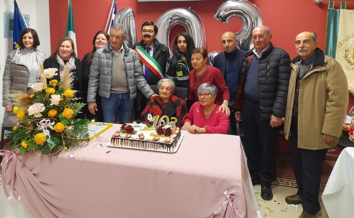 Bova festeggia i 103 anni di Petronilla Petrulli