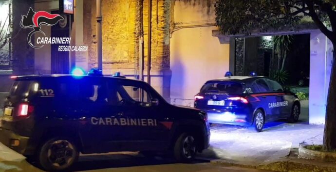 Droga nella Piana di Gioia Tauro, blitz dei carabinieri nella notte: arresti e sequestri – VIDEO