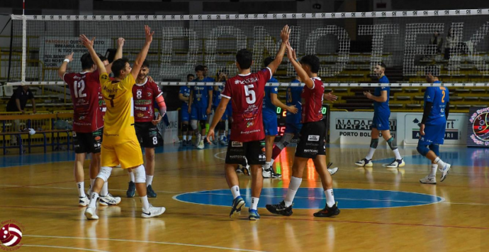 La Domotek Volley Reggio Calabria lancia il rush finale in Sicilia: obiettivo blindare il primo posto