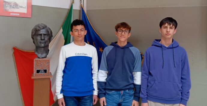 3 studenti del liceo Zaleuco, si qualificano alla finale dei giochi matematici del Mediterraneo