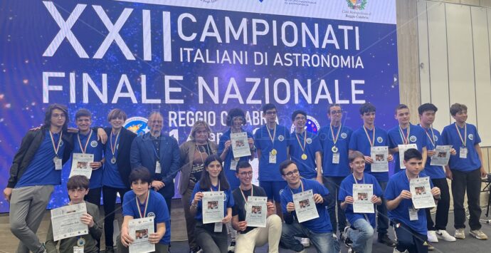 Campionati nazionali di Astronomia, tutti reggini gli studenti calabresi distintisi nelle fasi finali in riva allo Stretto