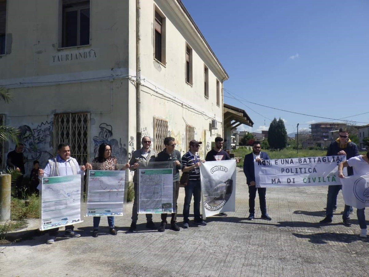 A Taurianova la protesta per sollecitare il recupero linee taurensi