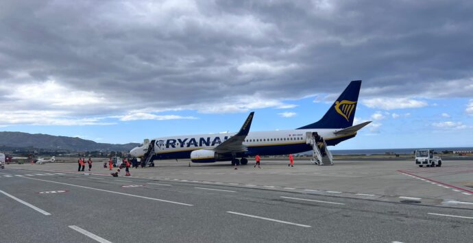 Reggio, battesimo del volo per Ryanair. Bologna e Venezia al completo – VIDEO – FOTO