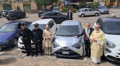 Varapodio, la comunità regala una nuova macchina al parroco don Giovanni Rigoli