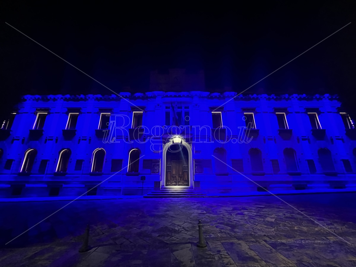 Reggio, palazzo San Giorgio illuminato d’Europa – FOTO