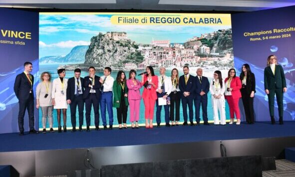 La filiale di Poste Italiane di Reggio Calabria premiata a Roma sugli investimneti