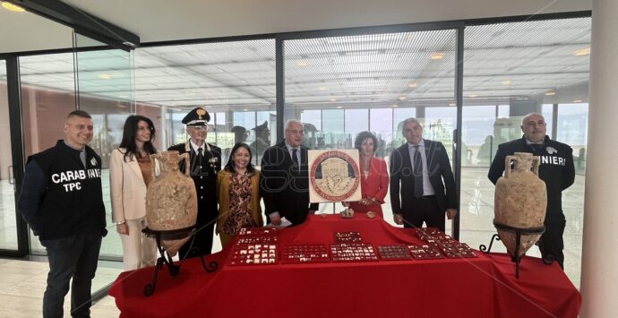Reggio, restituiti al patrimonio dello Stato 253 beni culturali confiscati – FOTO
