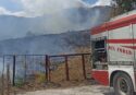 A Bova Marina fiamme vicino alle case: è già emergenza incendi