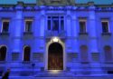 Palazzo San Giorgio s’illumina di viola per celebrare la Giornata mondiale della Fibromialgia